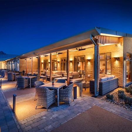 Norfolk Woods Resort And Spa Narborough  外观 照片