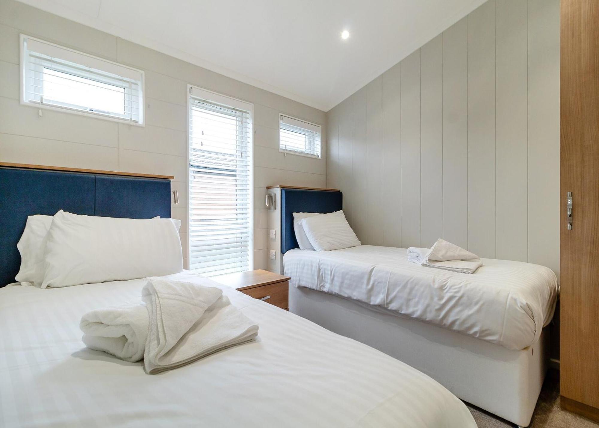Norfolk Woods Resort And Spa Narborough  外观 照片